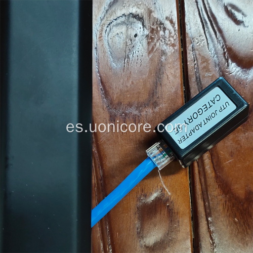 cable adaptador utp cat5e que conecta el acoplador en línea